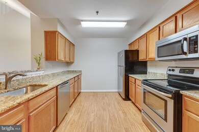 Quaker Hill Community unit 427, Alexandria, VA 22314 - photo 4
