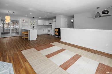 8325 55th St, Coal Valley, IL 61240 - photo 6