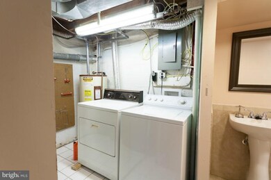 5914 Williamsburg Rd, Alexandria, VA 22303 - photo 7