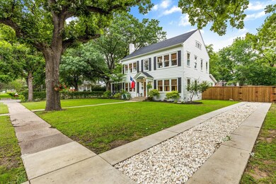 310 W Denton St, Ennis, TX 75119 - photo 3