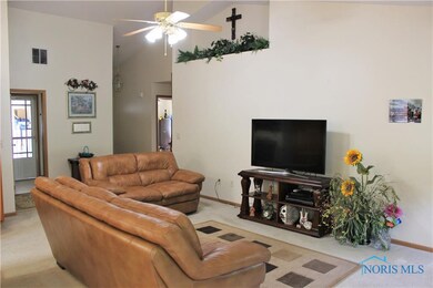 1242 Countryside Dr unit C20, Findlay, OH 45840 - photo 4
