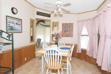 520 Citron - Dining Room 2