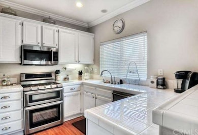 Great Kitchen with Stainless Steel Appliances