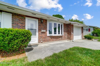 811 N Blackhoof St, Wapakoneta, OH 45895 - photo 5