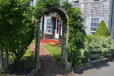 2A Lauras Way, Oak Bluffs, MA 02557 - photo 3