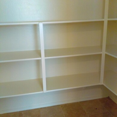 6806 S 42ND DR PANTRY
