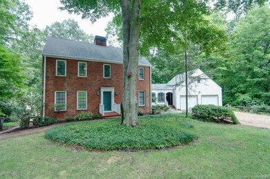 105 N Will Scarlet Lane-large-002-Front