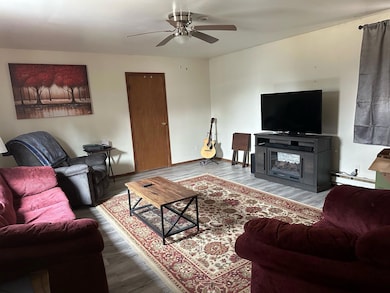 10 Chenago livingroom