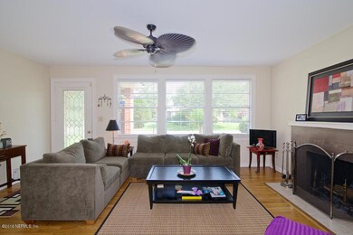 Living room with Fireplace
