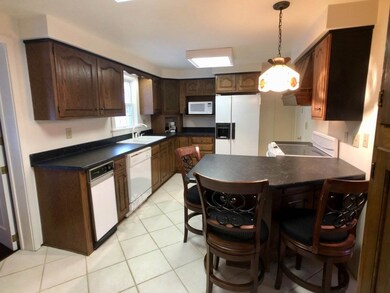 29 Lamoille St, Essex Junction, VT 05452 - photo 3