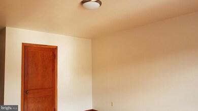 50 Independence St unit C, Berkeley Springs, WV 25411 - photo 5