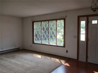 419 Buckeye Dr, Sheffield Lake, OH 44054 - photo 4