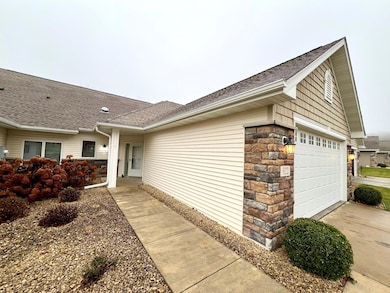 922 Briarwood Dr, Red Wing, MN 55066 - photo 2