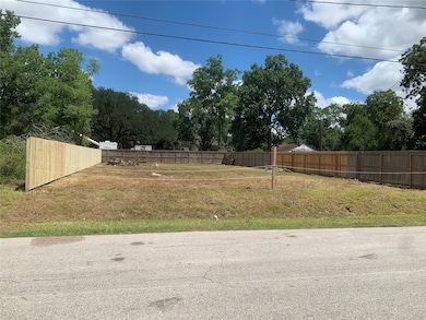 950 Ellington St, Houston, TX 77088 - photo 2