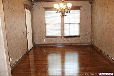 Formal Dining