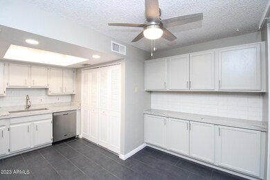 934 E Redfield Rd, Tempe, AZ 85283 - photo 3