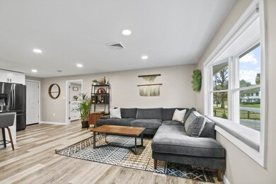 24 Fenway Dr, Framingham, MA 01701 - photo 5