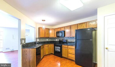 8322 Bluebird Way unit 18, Lorton, VA 22079 - photo 6