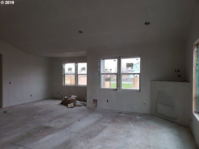 1303 S 10th St, Independence, OR 97351 - photo 3