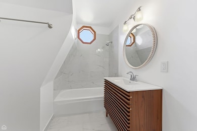 7635 W Foster Ave unit 1, Chicago, IL 60656 - photo 5