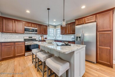 216 Pennbrook Ln, Dallas, PA 18612 - photo 6