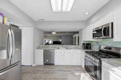 685 E Lake Front Cir unit 81, Galloway, NJ 08205 - photo 5