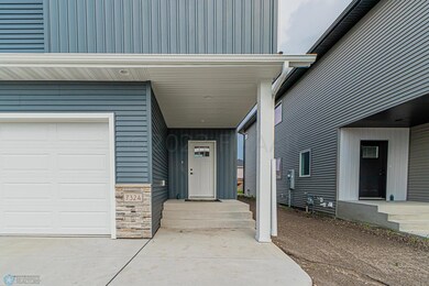 7372 27th St S, Fargo, ND 58104-10