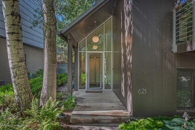 04_621_Francis_Aspen_81611004_mls