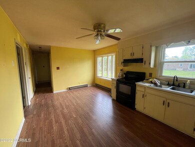 568 Main St, Winterville, NC 28590 - photo 2