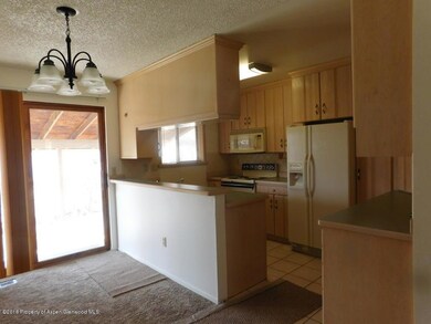 586 Ranney St, Craig, CO 81625 - photo 3