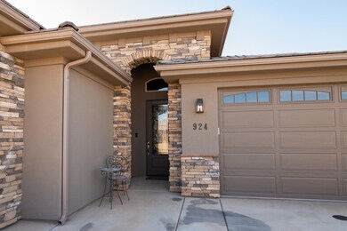 924 E Roadrunner Dr, Washington, UT 84780 - photo 4