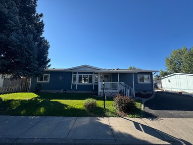 1818 NW Fir Ave, Redmond, OR 97756 - photo 2