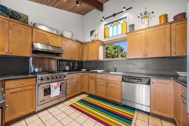 16-web-or-mls-23-crest-view-cir