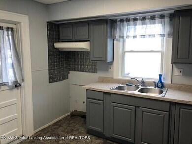 1315 W Hillsdale St, Lansing, MI 48915 - photo 7