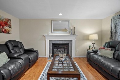 23 Rebecca Ln unit 23, Dracut, MA 01826 - photo 6