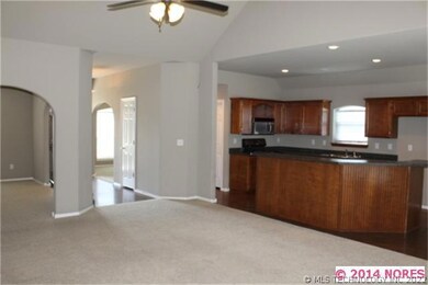 kitchen/living/entry