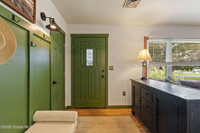 15-web-or-mls-129-charlton-rd