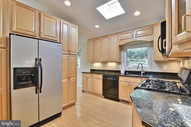 2409 Chestnut St, Falls Church, VA 22043 - photo 6