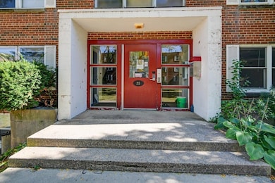 25 Sherman Terrace unit 6, Madison, WI 53704 - photo 2