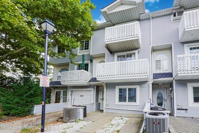 69 Country Dr E unit 54, Staten Island, NY 10314 - photo 2