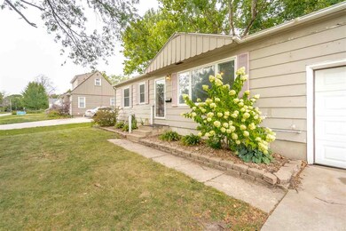 1504 Madison St, Cedar Falls, IA 50613 - photo 3