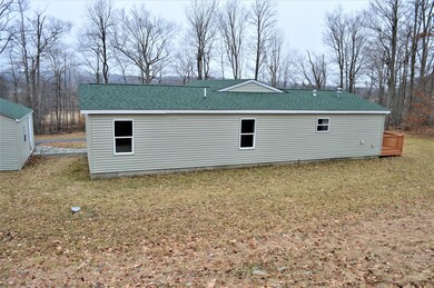 152 Laurel Rd E, Covington Township, PA 18444 - photo 4