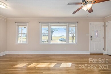 389 Brookview Rd, Statesville, NC 28625 - photo 6