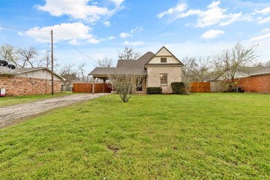 305 Glen Rose Ave, Cleburne, TX 76033 - photo 7