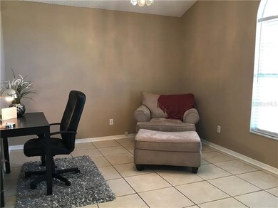 1533 Scotch Pine Dr, Brandon, FL 33511 - photo 4