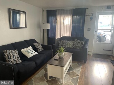 112 W Laurel St, Shenandoah, PA 17976 - photo 3