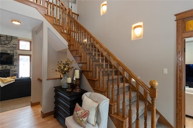 4224 Oak Leaf Ct NE, Cedar Rapids, IA 52411 - photo 2