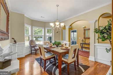 Another view of the dining room with the bay window.