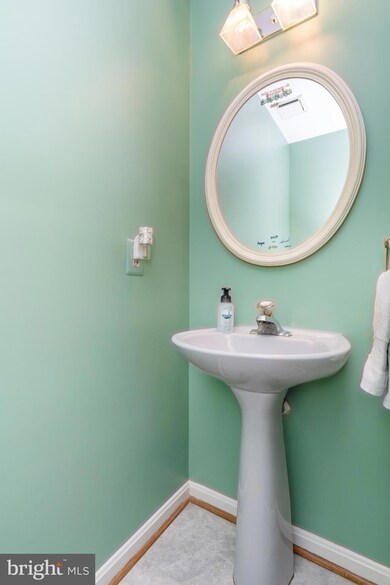 9533 Hallhurst Rd, Nottingham, MD 21236 - photo 6