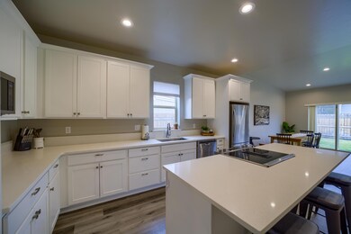 3658_Badger_Ave-12